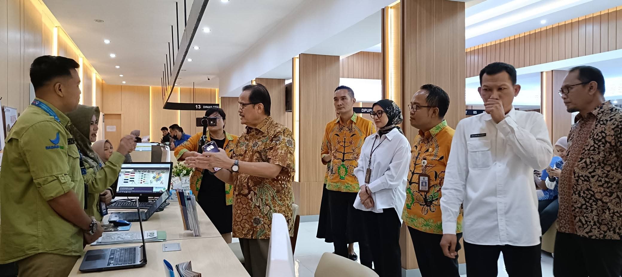 TERAS KUNJUNGI MAL PELAYANAN PUBLIK PALANGKA RAYA-Tingkatkan Kualitas Pelayanan Publik di Kalteng