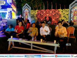 Bupati Dan Wakil Bupati Mura Nobar Timnas Bersama Warga