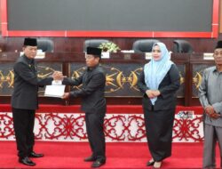 DPRD Serahkan 3 Raperda ke Eksekutif