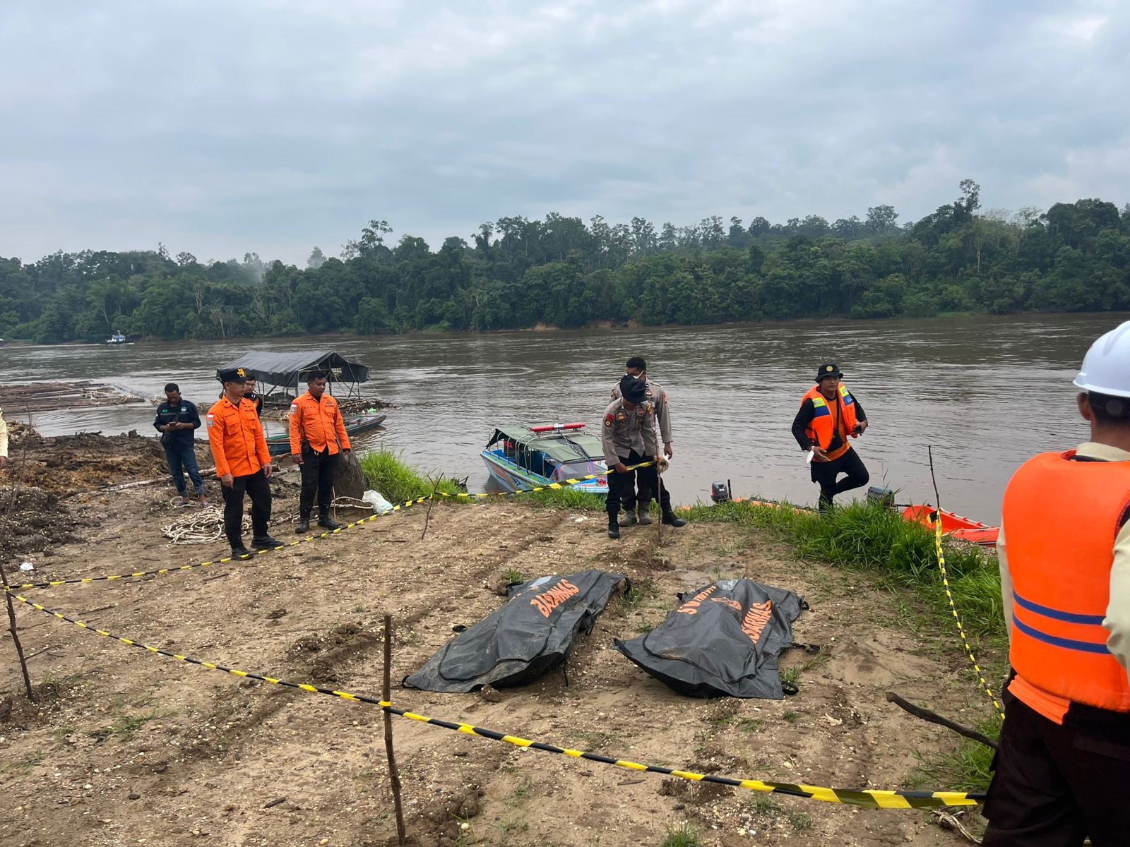 2 Korban Tongkang Minyak Jamborata Vs Taksi Air Black Cobra Ditemukan Tewas