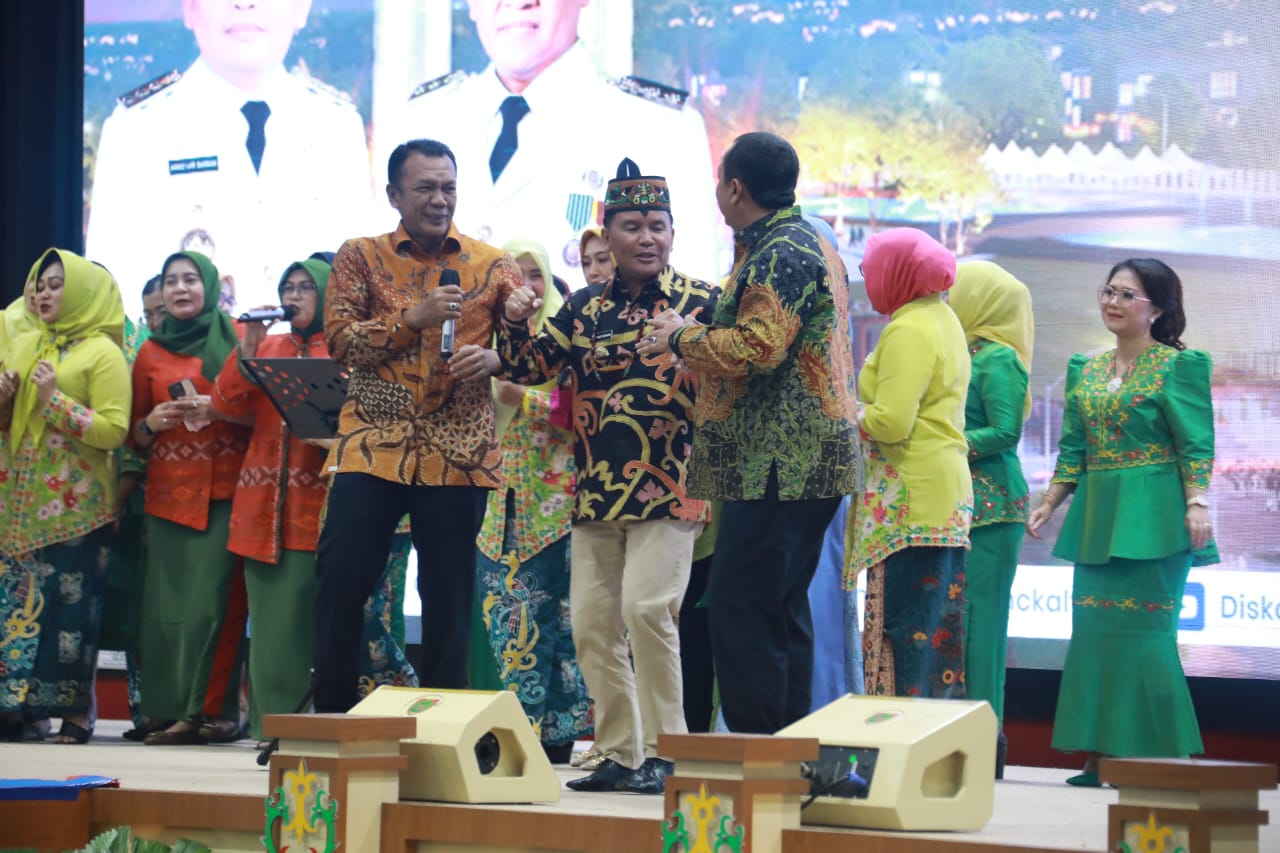 KENAL PAMIT KAJATI KALTENG-Gubernur Minta Kejaksaan Kawal Program Huma Betang