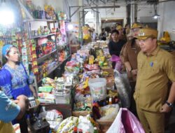 Wabup Tinjau Pasar Kapuas, Cek Ketersediaan Bahan Pokok