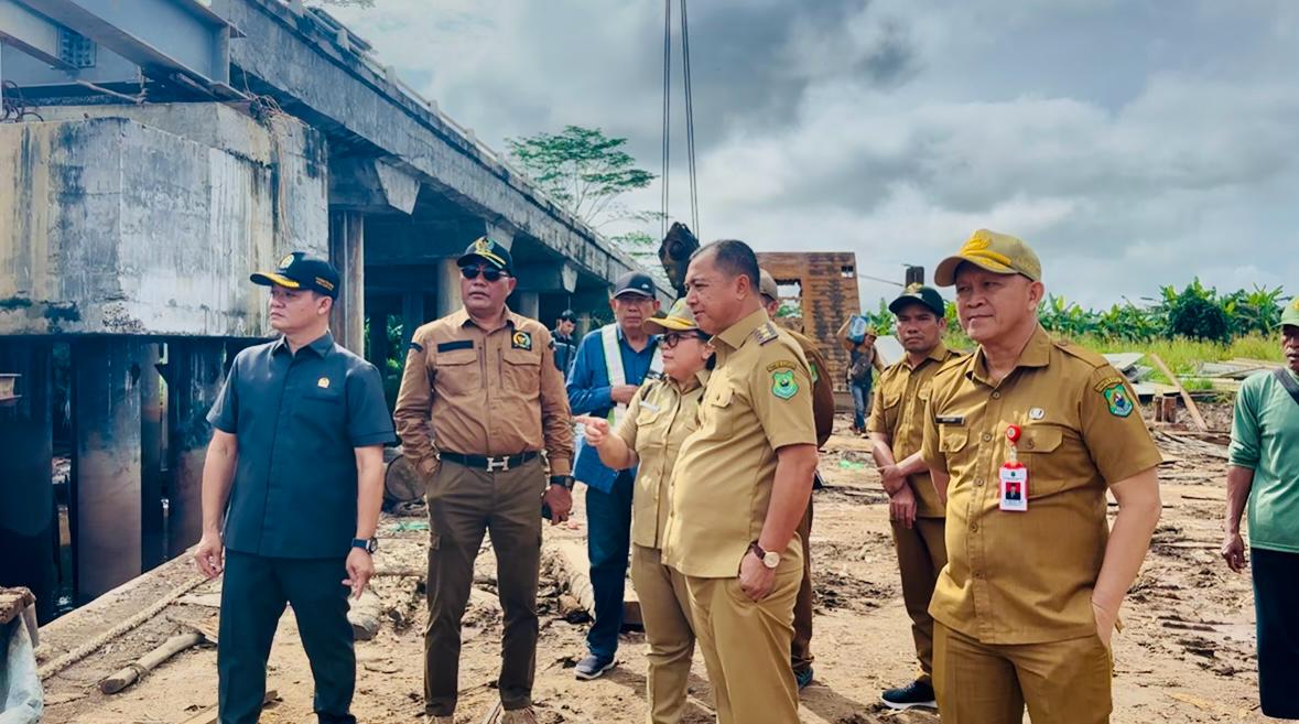 Hari Pertama Kerja, Wabup Tinjau Jembatan Ambruk
