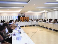 Bupati HM Wiyatno Pimpin Rakor Pendapatan dan Investasi di Wilayah Kapuas Bupati HM Wiyatno Pimpin Rakor Pendapatan dan Investasi di Wilayah Kapuas