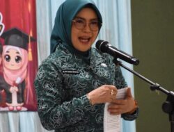 Ketua TP PKK Hj Siti Saniah Hadiri Perpisahan TK/KB Buah Hati Ketua TP PKK Hj Siti Saniah Hadiri Perpisahan TK/KB Buah Hati