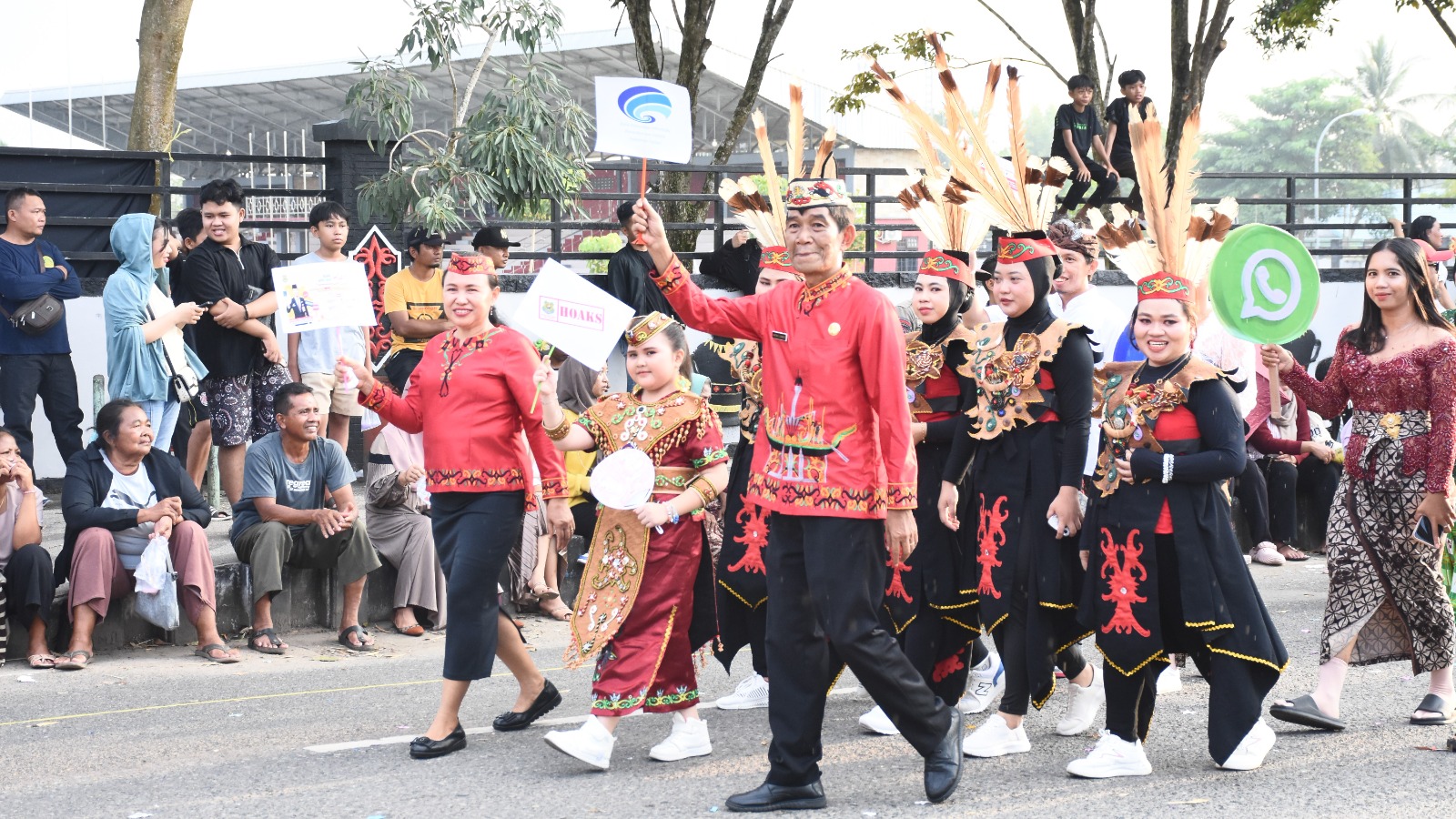 Pawai Budaya Tampilkan Keunikan Keberagaman Budaya dan Suku