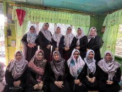 PENGAJIAN DI RT 19 KELURAHAN MELAYU-Maya Savitri Minta Doakan Shalahuddin-Felix Menang Pilkada