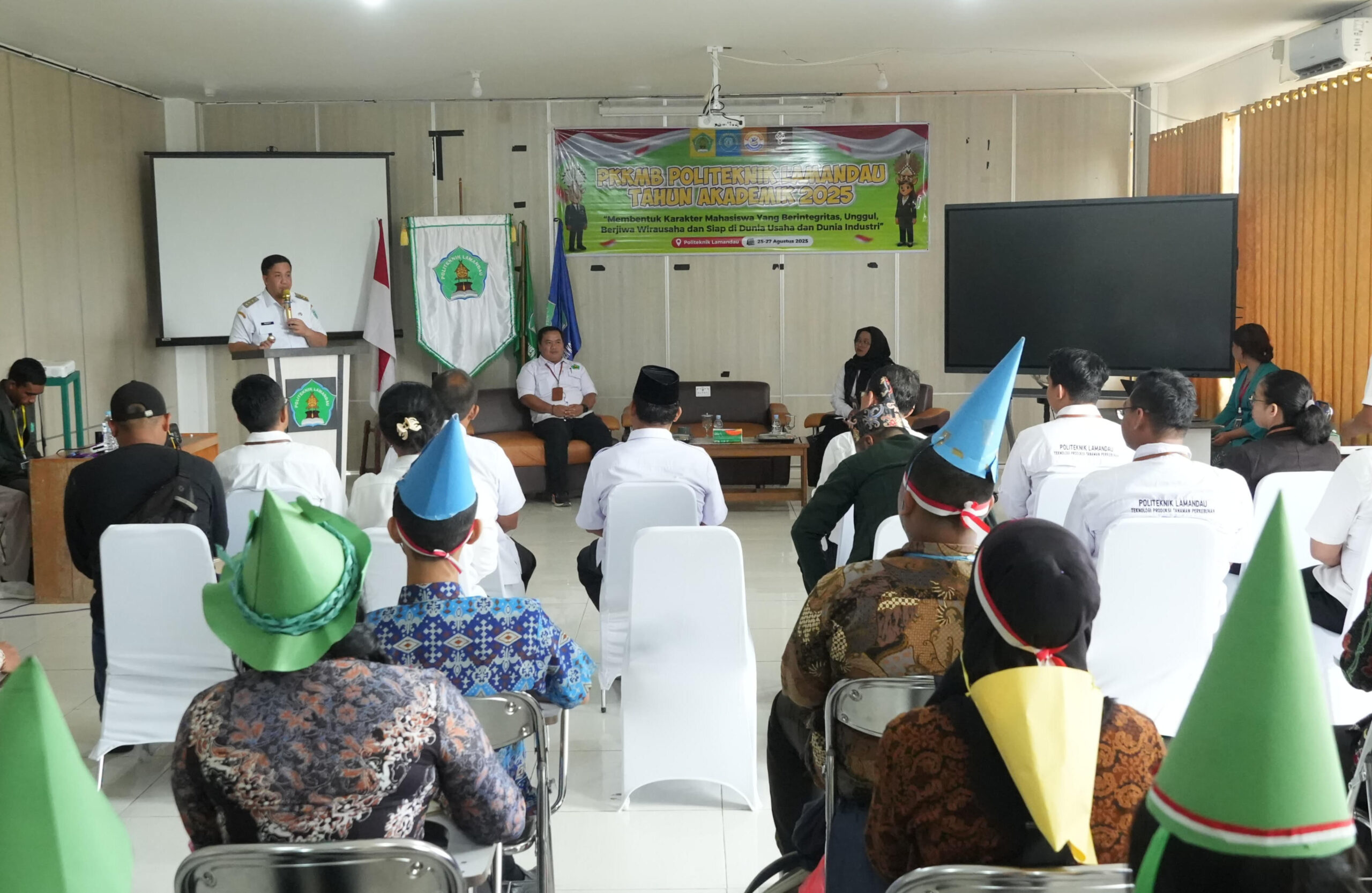 MOTIVASI UNTUK MAHASISWA-Bupati Lamandau: Kalian Harus Berani Bermimpi Besar