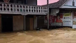 11 Rumah di Kapuas Hanyut Diterjang Banjir