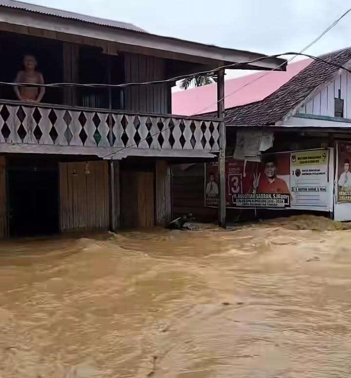 11 Rumah di Kapuas Hanyut Diterjang Banjir