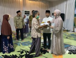 SIMBOL USIA 40 TAHUN-Fairid Naparin Berbagi Kebahagiaan dengan Masyarakat SIMBOL USIA 40 TAHUN-Fairid Naparin Berbagi Kebahagiaan dengan Masyarakat