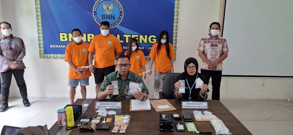 BNNP Kalteng Bekuk 4 Pengedar Sabu Kapuas
