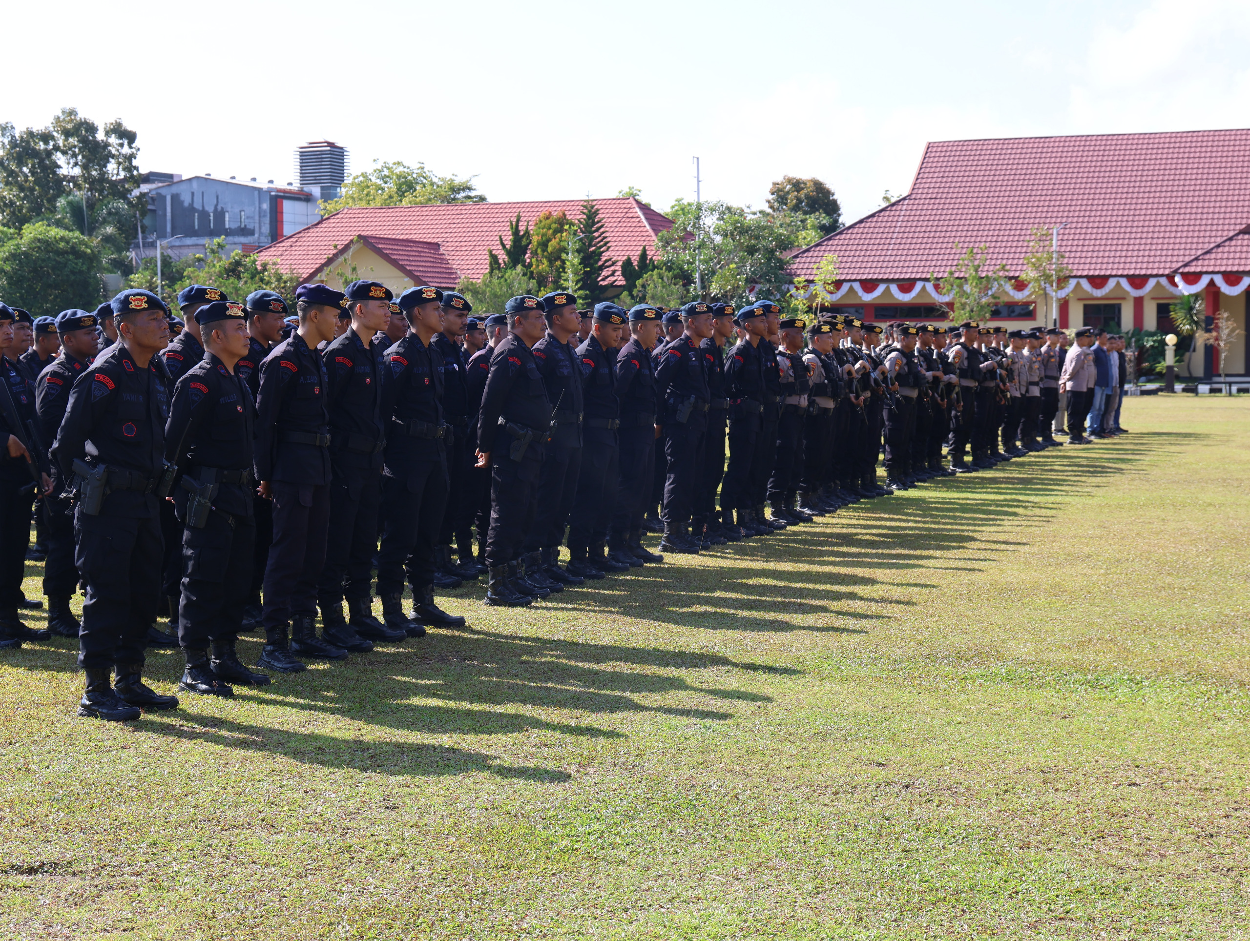 Ratusan Personel Polda Diberangkatkan Amankan PSU Pilkada di Barut Ratusan Personel Polda Diberangkatkan Amankan PSU Pilkada di Barut