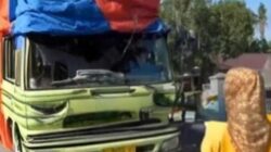Bupati Kobar Hentikan Truk Bermuatan Berat