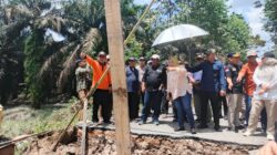 Ambrol Akibat Terjangan Banjir, Bupati  dan Kadis PUPR Cepat Respon, Meninjau  Jembatan Pandu Sanjaya