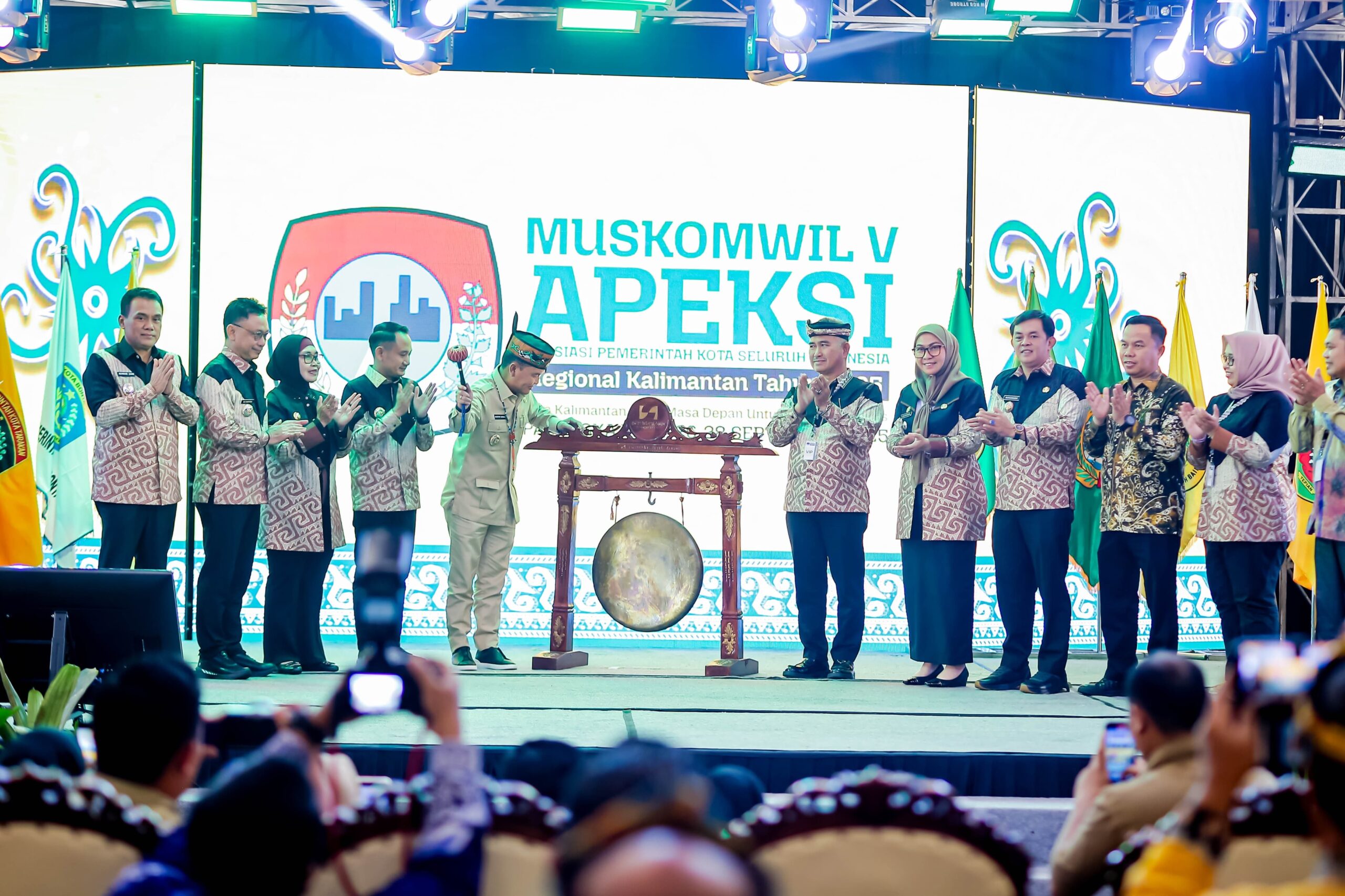 MUSKOMWIL V APEKSI DIBUKA GUBERNUR-9 Wali Kota Perjuangkan Transfer ke Daerah