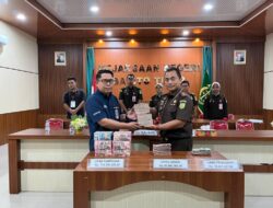 Kejari Bartim Setorkan Rp803 Juta ke Kas Negara