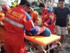 Damkar Evakuasi Warga Pingsan Akibat Disengat Ratusan Lebah Jalan G. Obos XIV