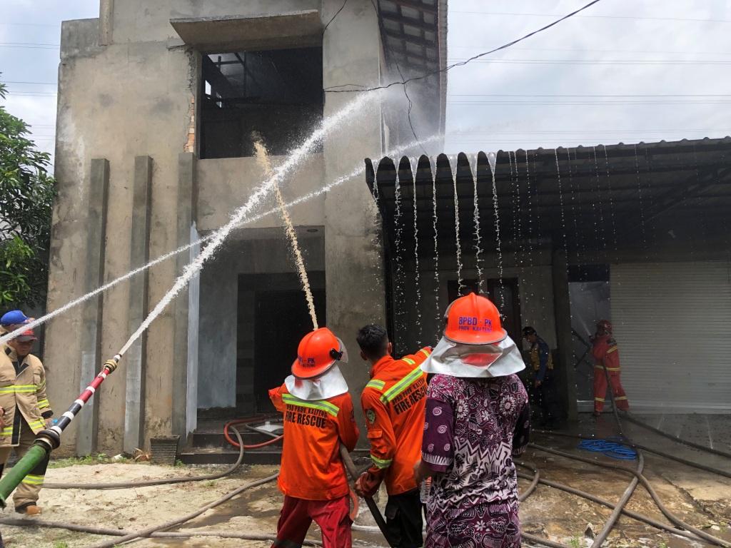 Ditinggal Jumatan, Rumah Nyaris Ludes Terbakar