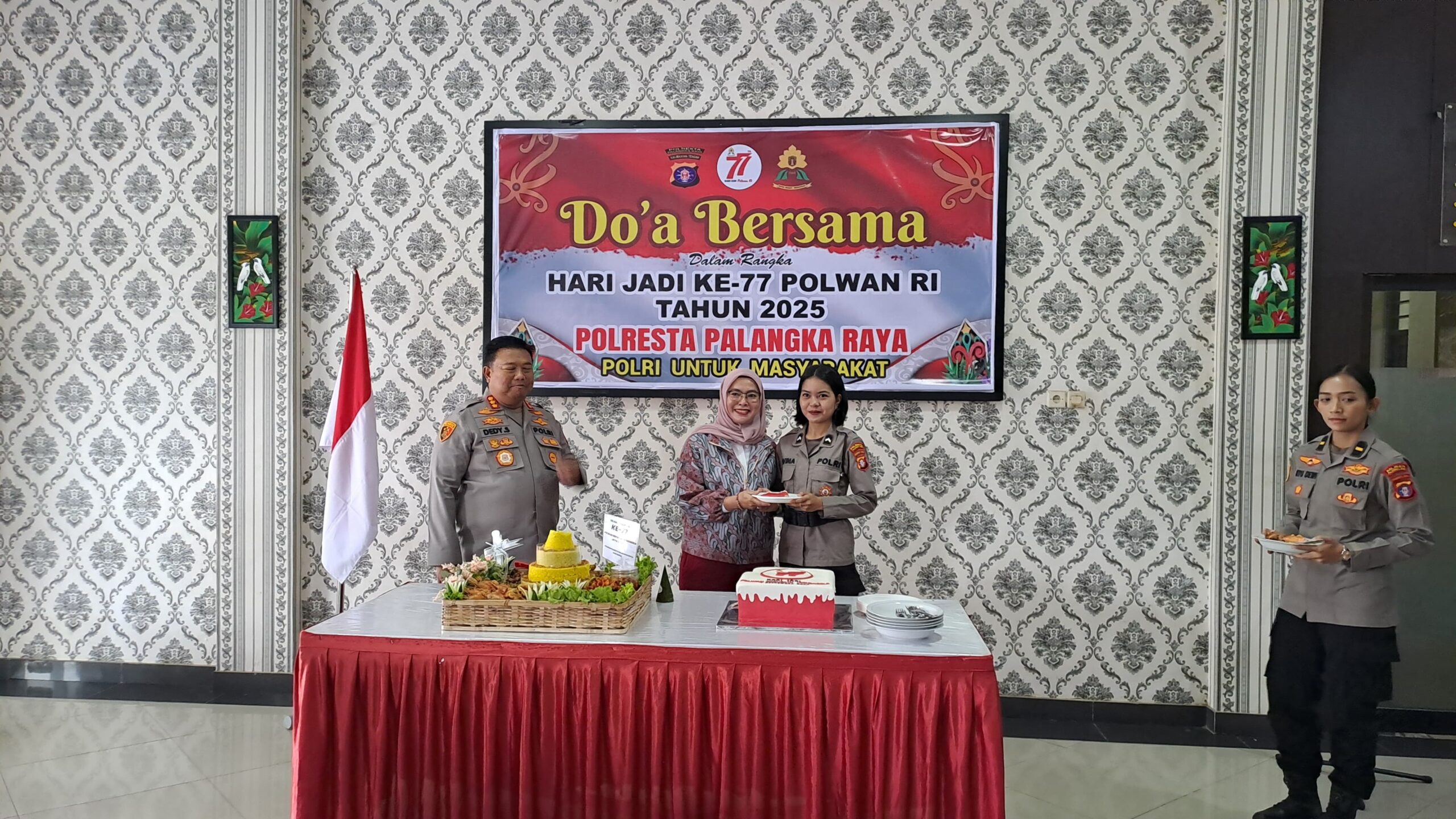 Hari Jadi Ke-77, Polwan Polresta Doa Bersama