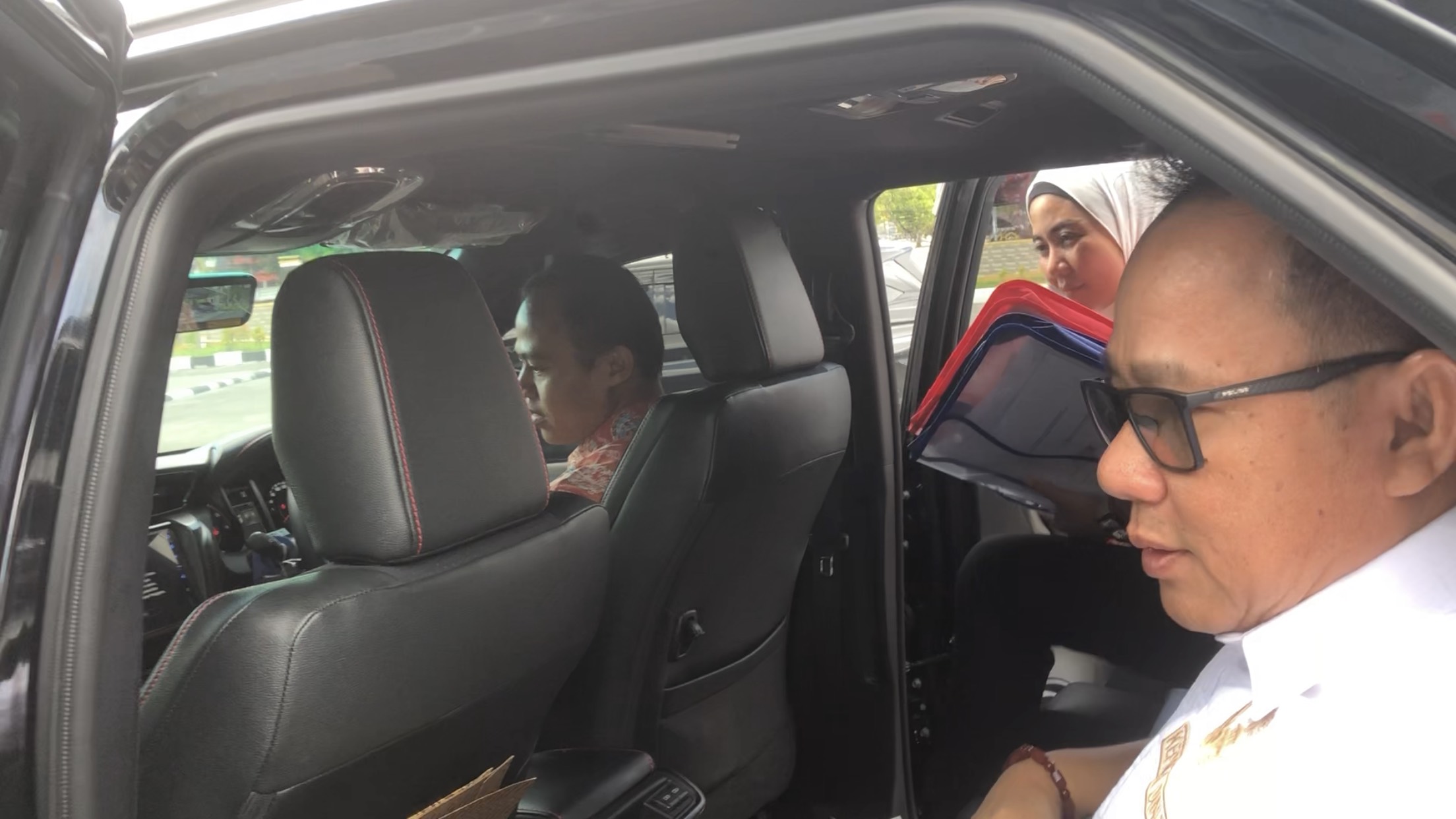 USAI DIPERIKSA KEJATI KALTENG-Kadis ESDM Kalteng “No Comment”