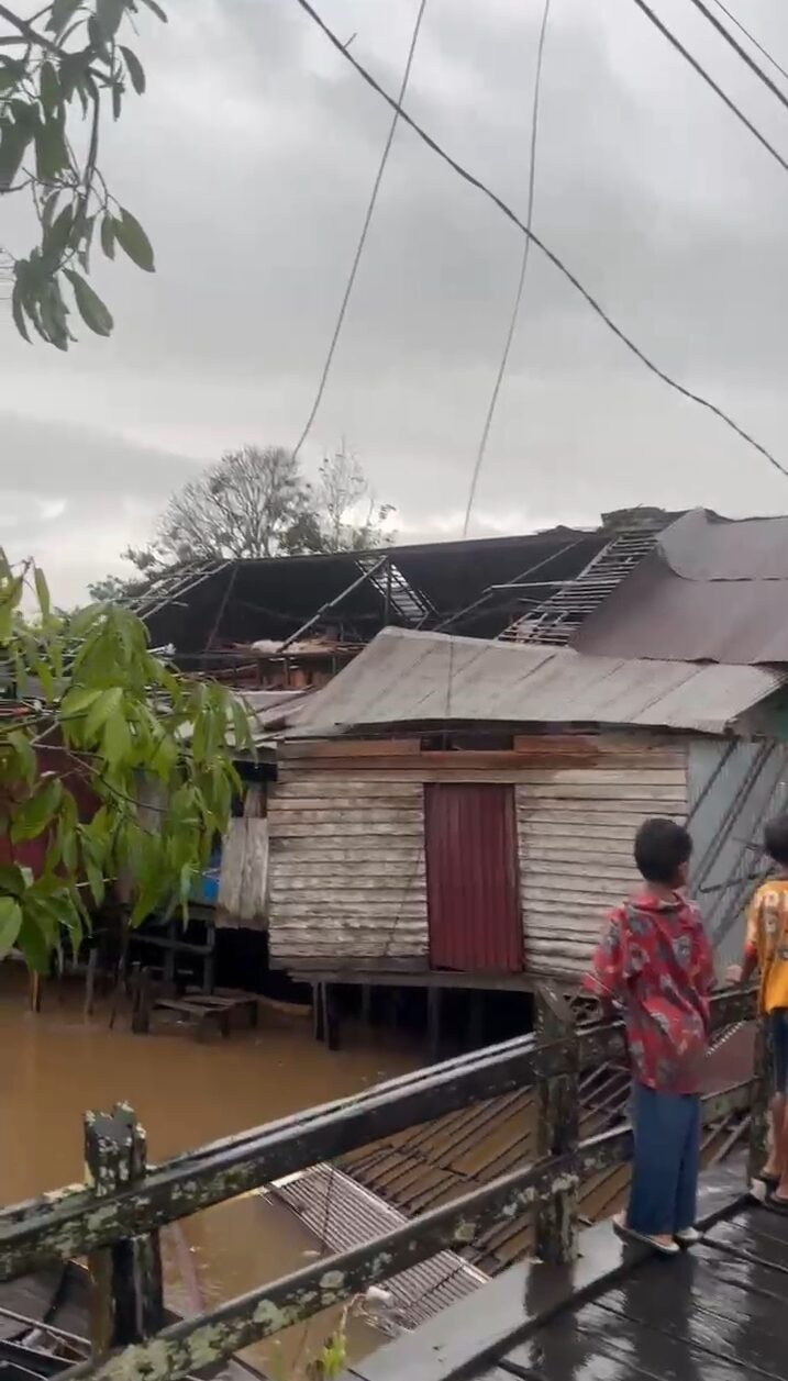 Puting Beliung Rusak 38 Rumah di Dadahup