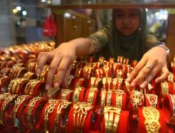 Harga Emas 999 Tembus Rp2 Juta/Gram