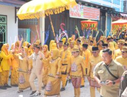 Gubernur dan Bupati Napak Tilas Berjalan Kaki Menuju Balai Sembaga Mas 
