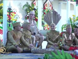 ‎Prosesi Adat Dayak Warnai Pernikahan Putra Gubernur Kalteng di Rumah Betang Eka Tingang