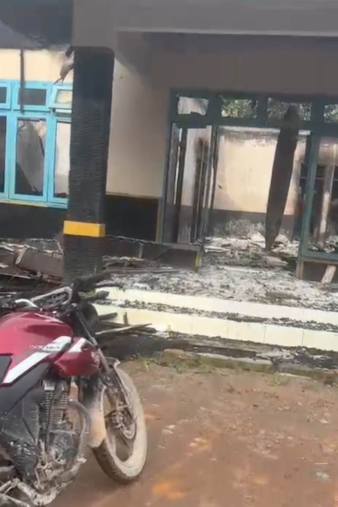 LAGI, KANTOR PT BJAP 3 SERUYAN DIBAKAR MASSA
