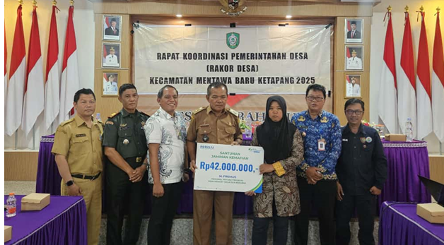 BPJS Ketenagakerjaan Serahkan Santunan Jaminan Kematian kepada Ahli Waris Peserta Informal di Desa Eka Bahurui