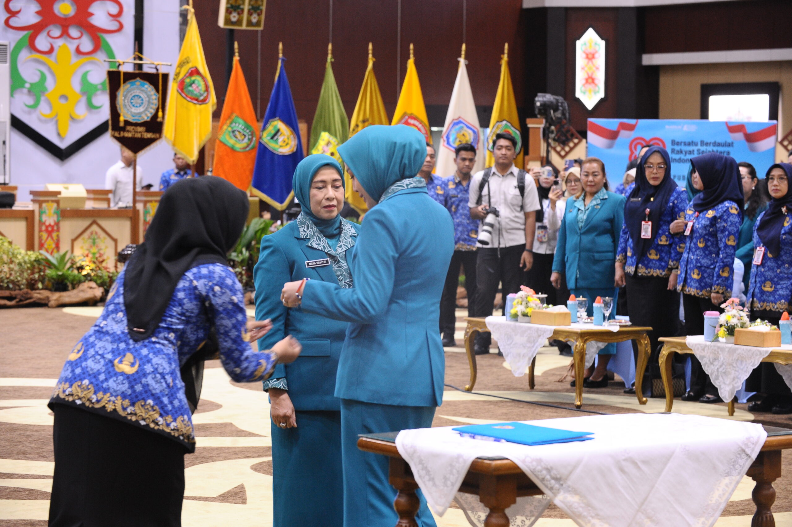 Maya Savitri Shalahuddin Resmi Dilantik sebagai Ketua TP PKK, Dekranasda, Dan Bunda Paud Barut Maya Savitri Shalahuddin Resmi Dilantik sebagai Ketua TP PKK, Dekranasda, Dan Bunda Paud Barut