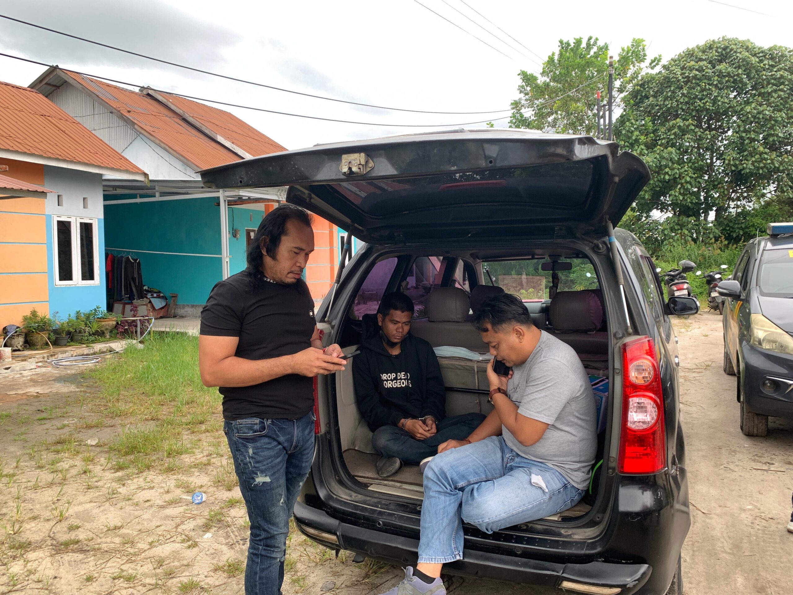 Pelarian Tahanan Polsek Samarinda Kota, 4 Hari Buron, Unyil Turut Tertangkap di Palangka Raya Pelarian Tahanan Polsek Samarinda Kota, 4 Hari Buron, Unyil Turut Tertangkap di Palangka Raya