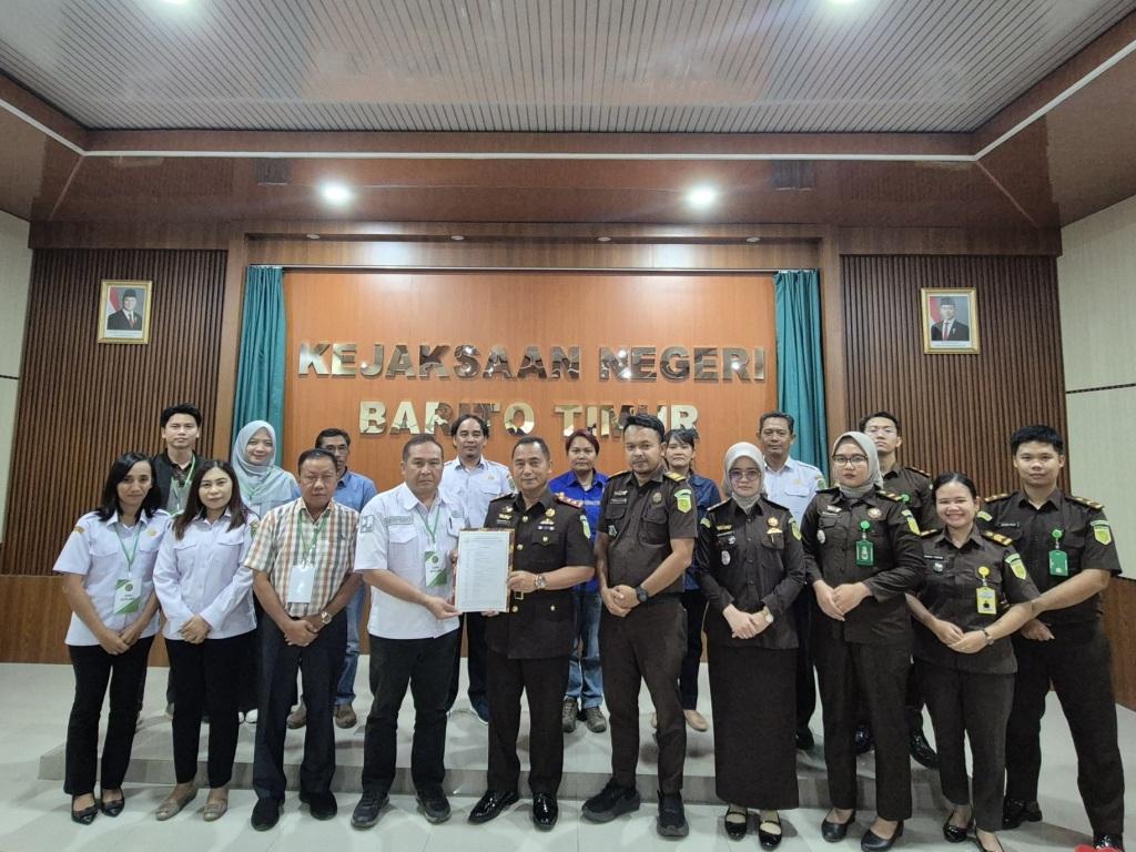 Kejari dan PUPR Bartim Teken Pakta Integritas