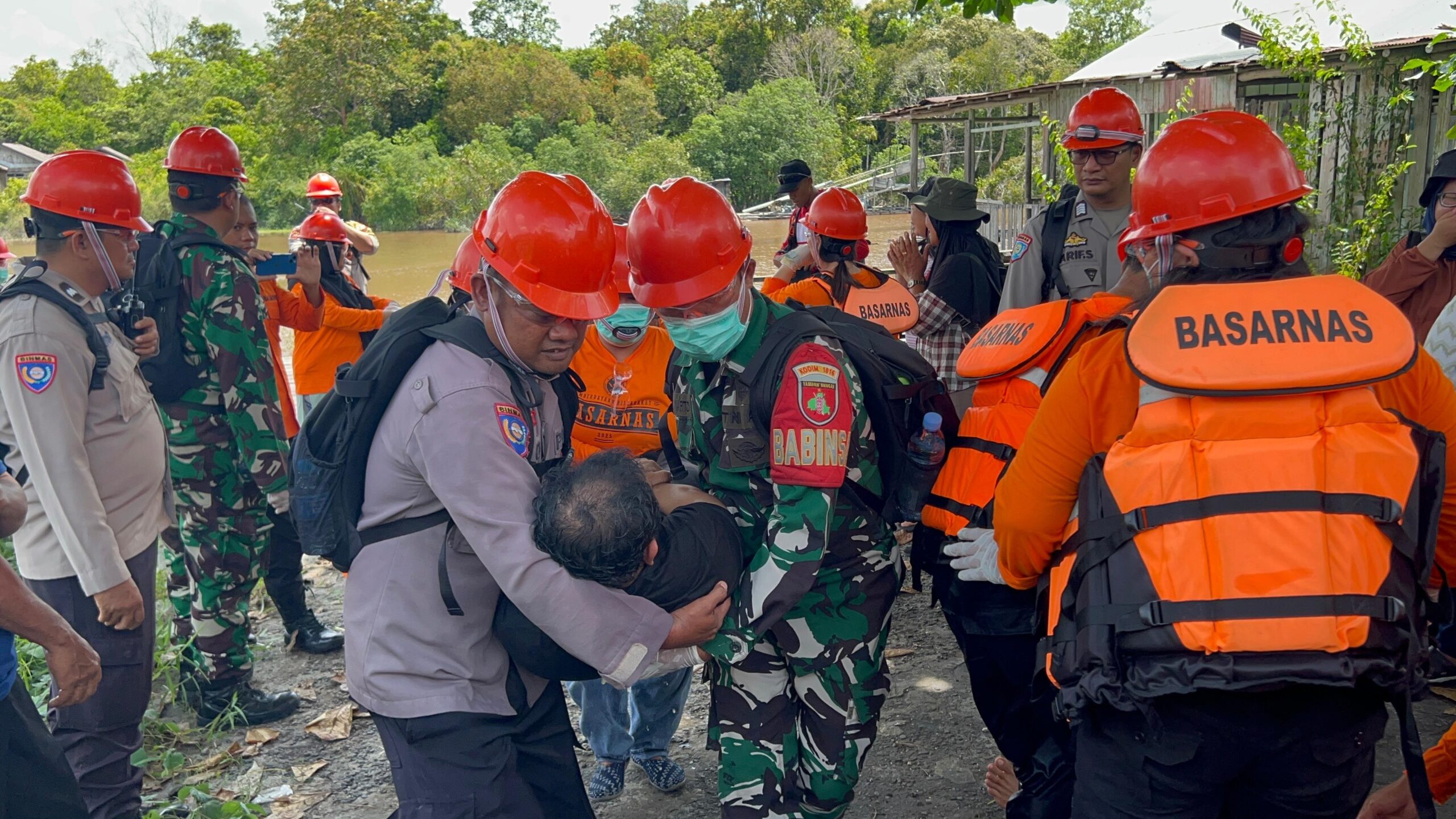 Basarnas Gelar Simulasi Banjir di Kecamatan Bukit Batu Basarnas Gelar Simulasi Banjir di Kecamatan Bukit Batu