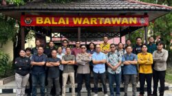 Humas Polda Kalteng Apresiasi Wartawan Lewat Sembako Humas Polda Kalteng Apresiasi Wartawan Lewat Sembako