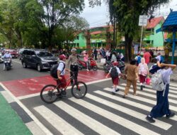 Turjawali Satlantas Atur Lalu Lintas Pagi di Kawasan Sekolah