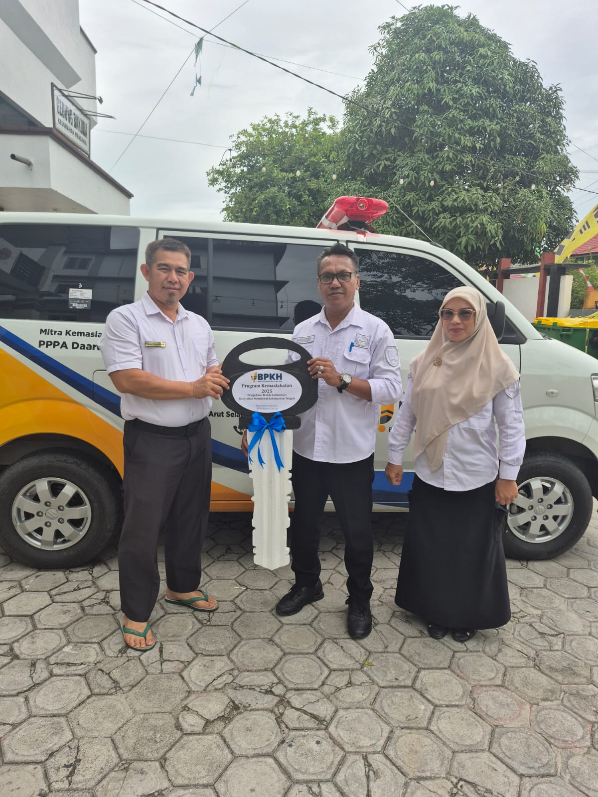Mukhtarudin Kirim Ambulans ke Mendawai 