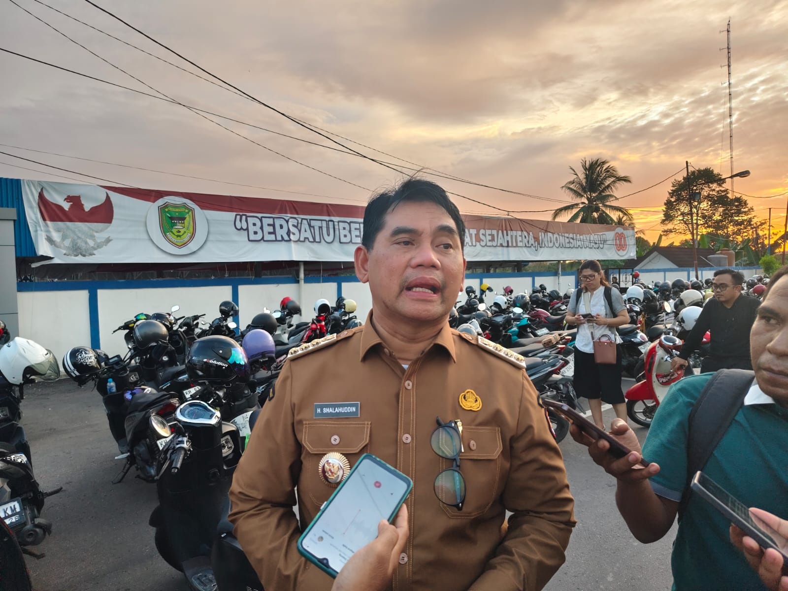 DIDERA EFISIENSI-Shalahudin Optimis Genjot Pembangunan Infrastruktur DIDERA EFISIENSI-Shalahudin Optimis Genjot Pembangunan Infrastruktur