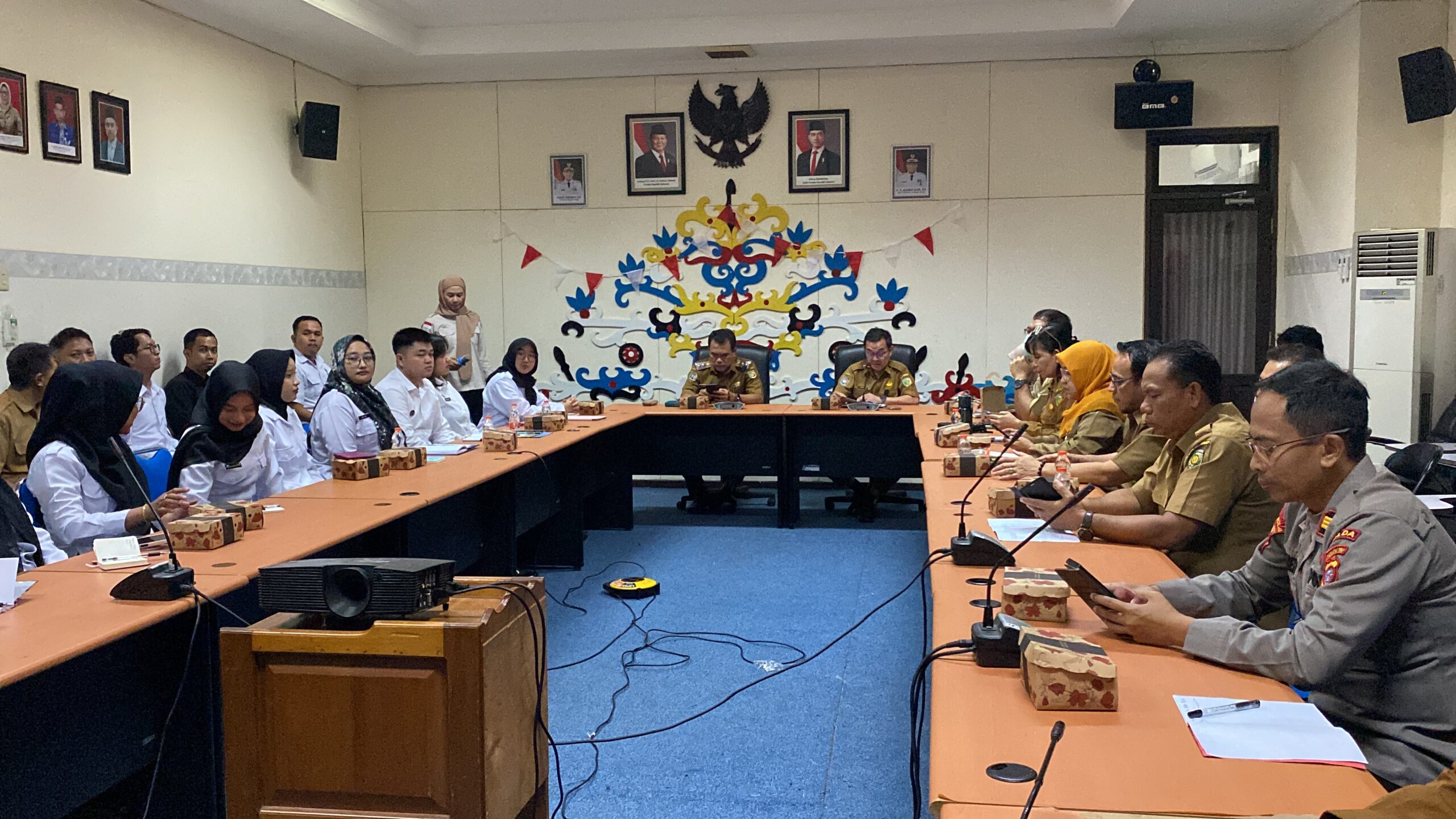 Regulasinya Sering Berubah, Mau Diwawancara Korwil BGN Lari Tinggalkan Awak Media