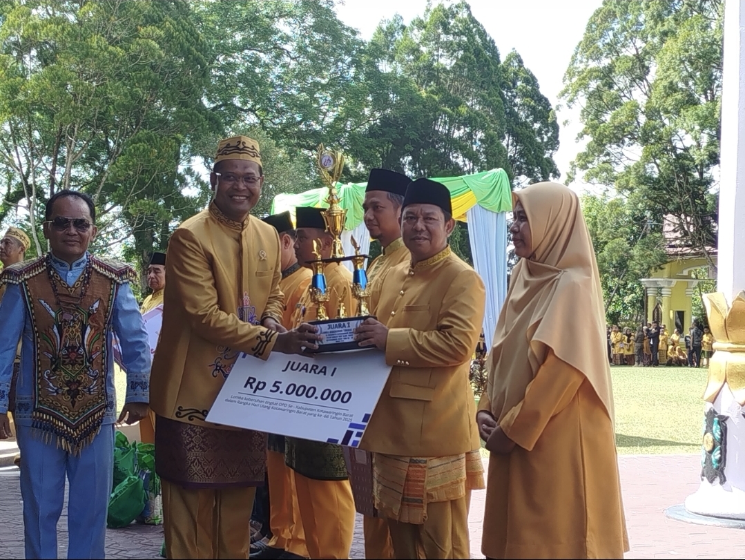 Dinas PUPR Kobar Juara I Lomba Kebersihan Antar SKPD 