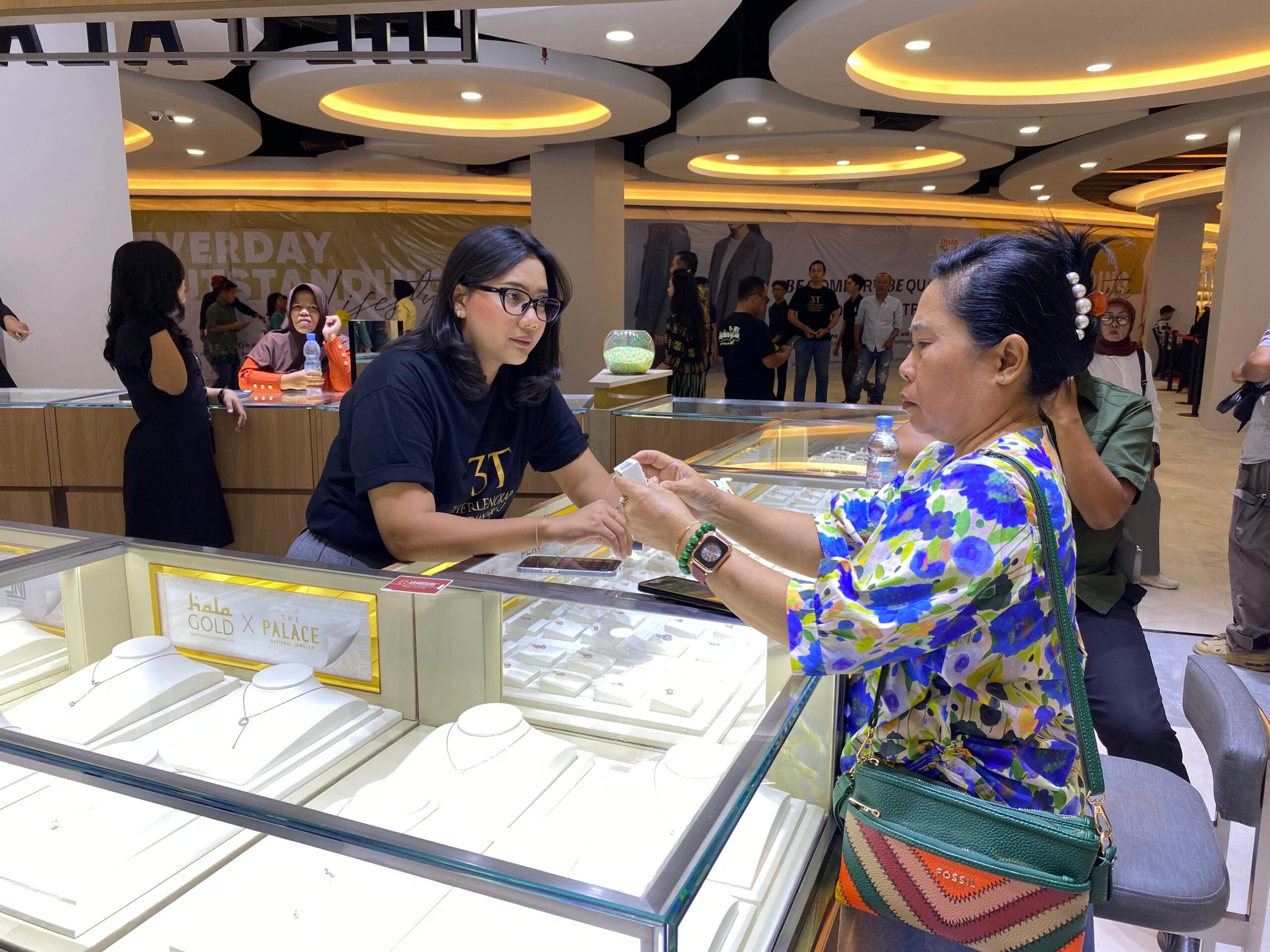 The Palace Jeweler Resmi Hadir di Palangka Raya, Sajikan Koleksi Perhiasan Therlengkap, Therjangkau, dan Therjamin The Palace Jeweler Resmi Hadir di Palangka Raya, Sajikan Koleksi Perhiasan Therlengkap, Therjangkau, dan Therjamin