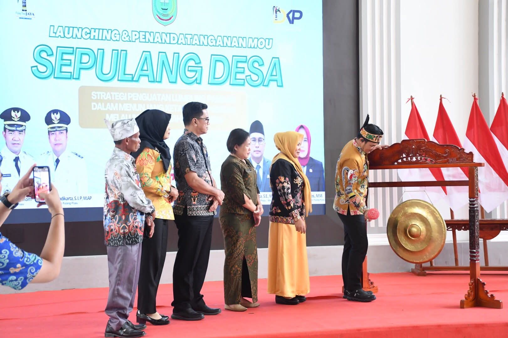 Bupati Pulpis Luncurkan Program Sepulang Desa