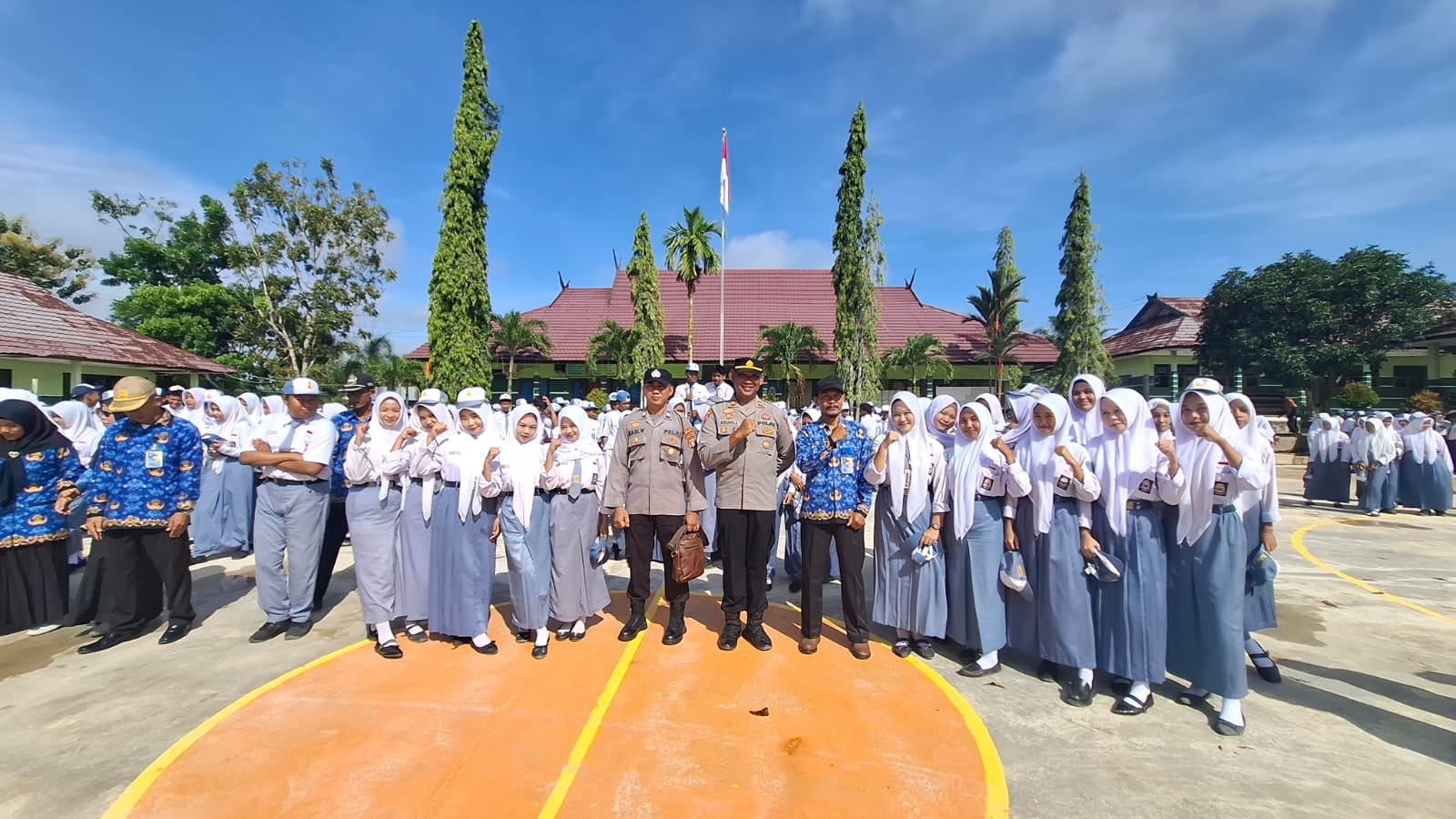 BHABINKAMTIBMAS-Polsek Pangkalan Banteng Sosialisasi di SMKN 1