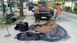RESPON CEPAT LAPORAN MASYARAKAT-Tahun 2025, Dinas PUPR Kerjakan 1000 Titik Jalan Berlubang 