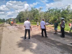 Dinas PUPR Perbaiki Kerusakan Jalan A Yani KM 50 Pangkalan Tiga, Bupati Minta Segera Kordinasi Dengan BPJN