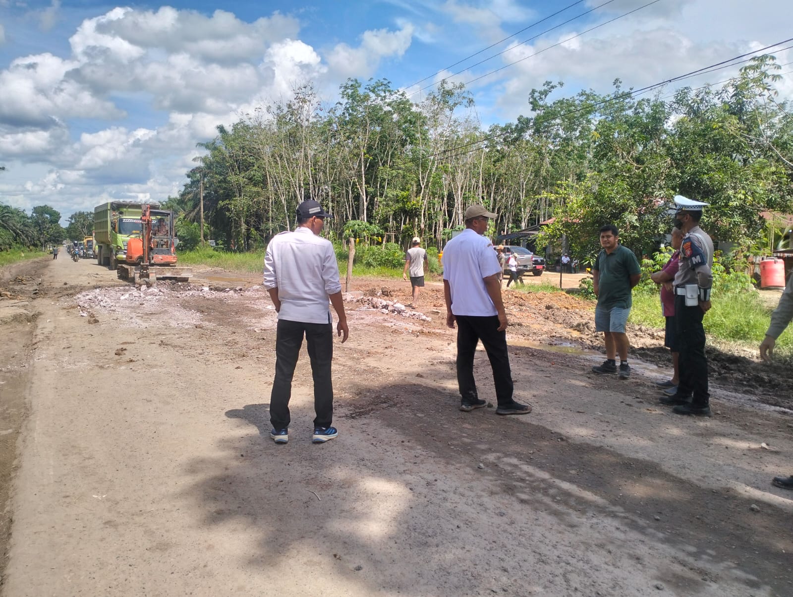 Dinas PUPR Perbaiki Kerusakan Jalan A Yani KM 50 Pangkalan Tiga, Bupati Minta Segera Kordinasi Dengan BPJN