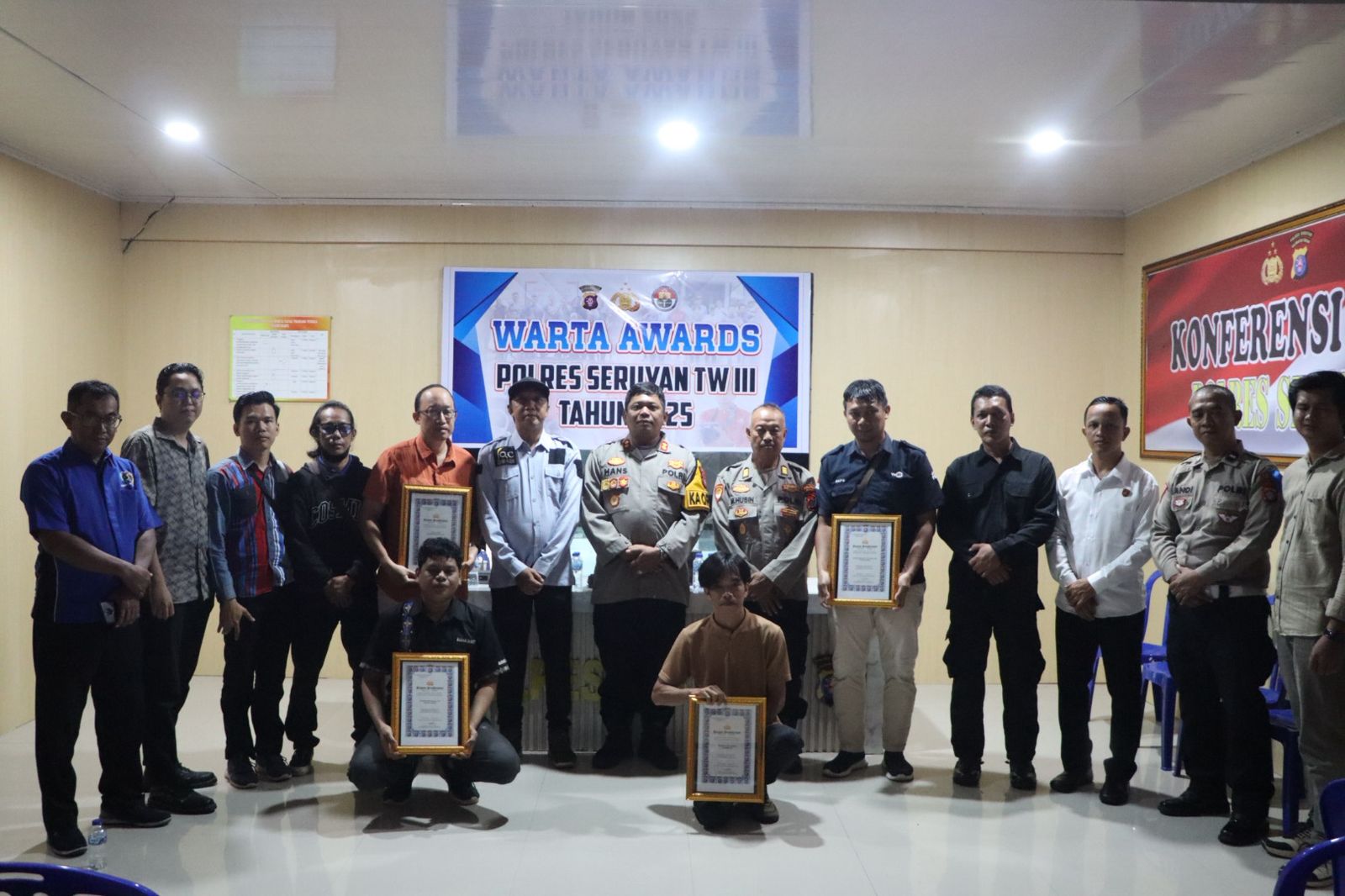 Kapolres Seruyan Gelar Warta Awards Triwulan III 2025, Tabengan Terima Penghargaan Wartawan Berprestasi Kapolres Seruyan Gelar Warta Awards Triwulan III 2025, Tabengan Terima Penghargaan Wartawan Berprestasi