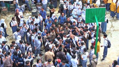 Gubernur Kalteng dan Bupati Mura Kunjungi SMAN 1 Puruk Cahu