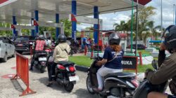 Pertalite Diterpa Isu Etanol, Antrean Pertamax Mengular di SPBU Pertalite Diterpa Isu Etanol, Antrean Pertamax Mengular di SPBU